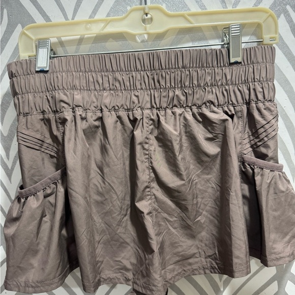 Free People Brown Cargo Shorts Relaxed Fit Elastic Waist - Picture 3 of 5